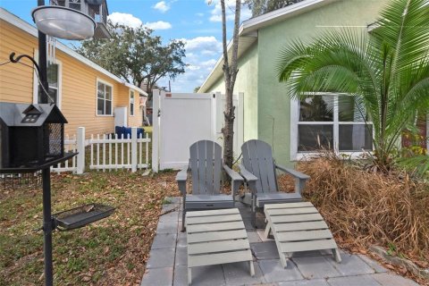House in Tampa, Florida 4 bedrooms, 155.89 sq.m. № 1518851 - photo 25