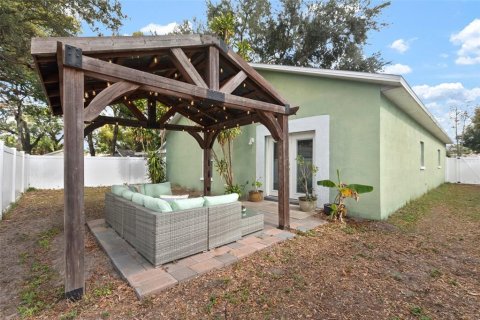 House in Tampa, Florida 4 bedrooms, 155.89 sq.m. № 1518851 - photo 26