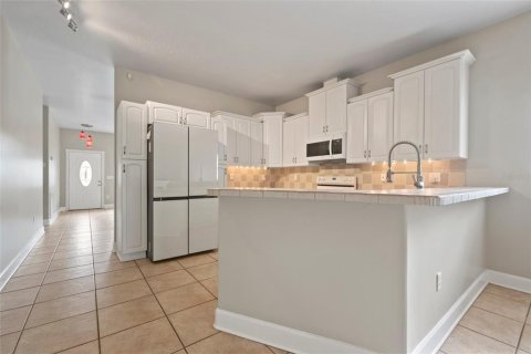 House in Tampa, Florida 4 bedrooms, 155.89 sq.m. № 1518851 - photo 7