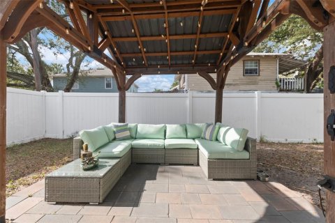 House in Tampa, Florida 4 bedrooms, 155.89 sq.m. № 1518851 - photo 28