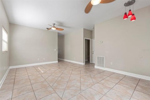 House in Tampa, Florida 4 bedrooms, 155.89 sq.m. № 1518851 - photo 16