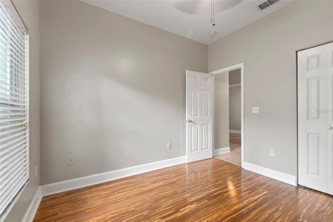 House in Tampa, Florida 4 bedrooms, 155.89 sq.m. № 1518851 - photo 24