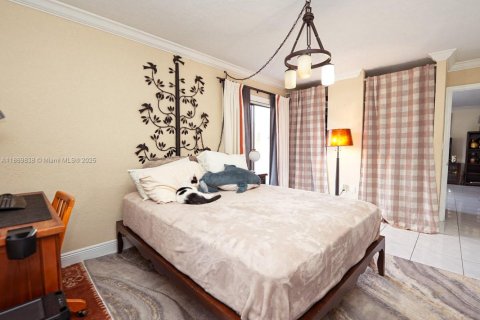 Condo in Miami Beach, Florida, 2 bedrooms № 2088556 - photo 9