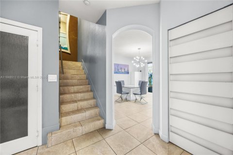Townhouse in Miami, Florida 3 bedrooms, 155.15 sq.m. № 1848741 - photo 6