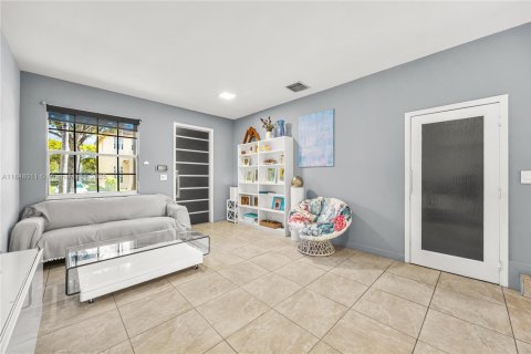 Townhouse in Miami, Florida 3 bedrooms, 155.15 sq.m. № 1848741 - photo 5