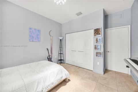 Townhouse in Miami, Florida 3 bedrooms, 155.15 sq.m. № 1848741 - photo 18