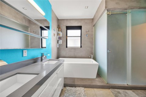 Townhouse in Miami, Florida 3 bedrooms, 155.15 sq.m. № 1848741 - photo 27