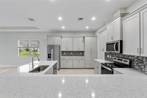 House in Westlake, Florida 4 bedrooms, 369.66 sq.m. № 2081897 - photo 11