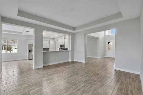House in Westlake, Florida 4 bedrooms, 369.66 sq.m. № 2081897 - photo 5