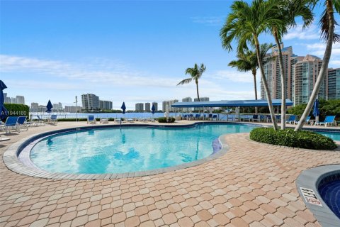 Copropriété à vendre à Aventura, Floride: 2 chambres, 109.72 m2 № 2001501 - photo 6