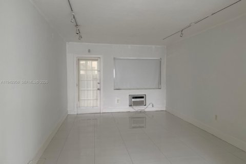 Copropriété à louer à Miami Beach, Floride: 40.04 m2 № 1999458 - photo 3