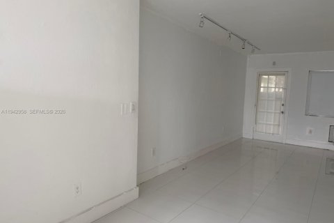Copropriété à louer à Miami Beach, Floride: 40.04 m2 № 1999458 - photo 5