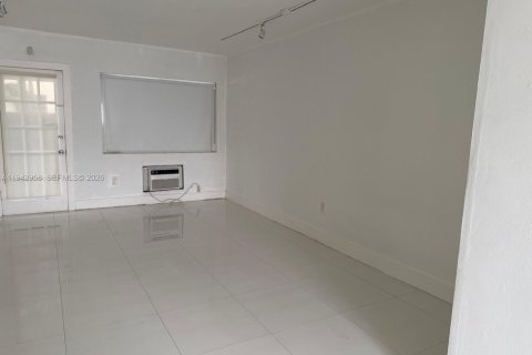 Copropriété à louer à Miami Beach, Floride: 40.04 m2 № 1999458 - photo 4