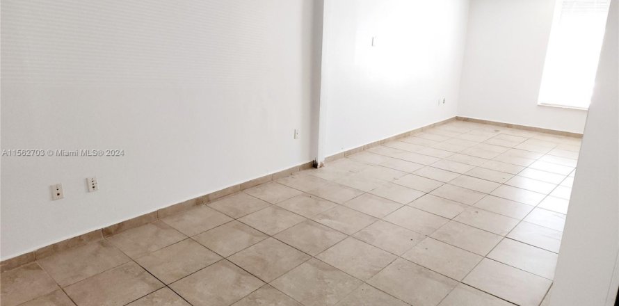 Oficina en Miami, Florida № 1102254