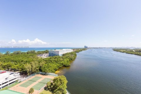 Condominio en venta en Sunny Isles Beach, Florida, 1 dormitorio, 70.79 m2 № 2005838 - foto 4