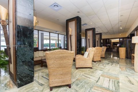 Condominio en venta en Sunny Isles Beach, Florida, 1 dormitorio, 70.79 m2 № 2005838 - foto 15