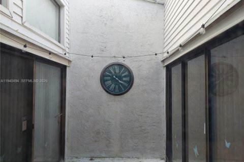 Снять в аренду виллу или дом в Халландейл-Бич, Флорида 2 спальни, 156.08м2, № 1997694 - фото 9