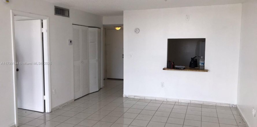 Condo à North Miami Beach, Floride, 1 chambre № 1713489