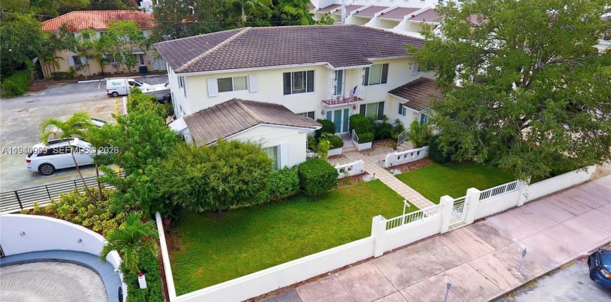 Apartamento en Coral Gables, Florida 1 dormitorio, 82.68 m2 № 1997807