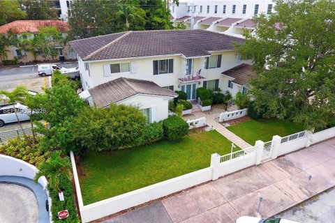 Apartamento en alquiler en Coral Gables, Florida, 1 dormitorio, 82.68 m2 № 1997807 - foto 5