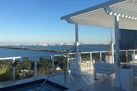 Condo in Miami, Florida, 2 bedrooms  № 1800773 - photo 23