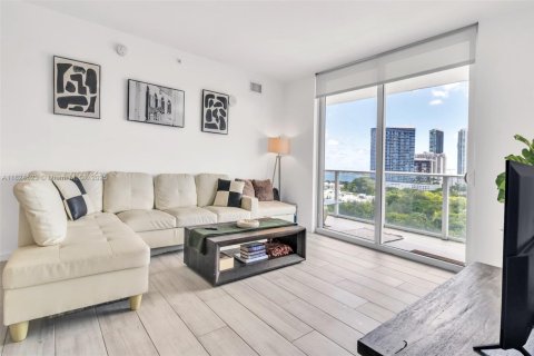 Condo in Miami, Florida, 2 bedrooms  № 1800773 - photo 3
