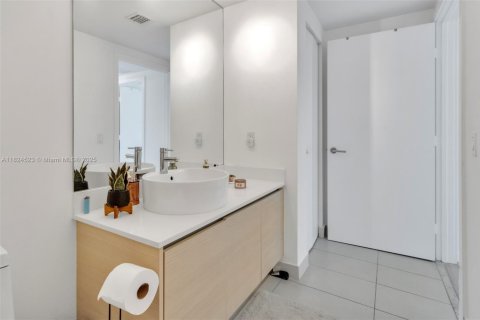 Condo in Miami, Florida, 2 bedrooms  № 1800773 - photo 20