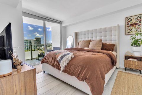 Condo in Miami, Florida, 2 bedrooms  № 1800773 - photo 5