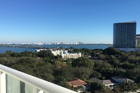 Condo in Miami, Florida, 2 bedrooms  № 1800773 - photo 2