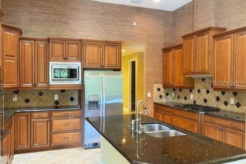 Снять в аренду виллу или дом в Тампа, Флорида 3 комнаты, 355.72м2, № 2105905 - фото 4