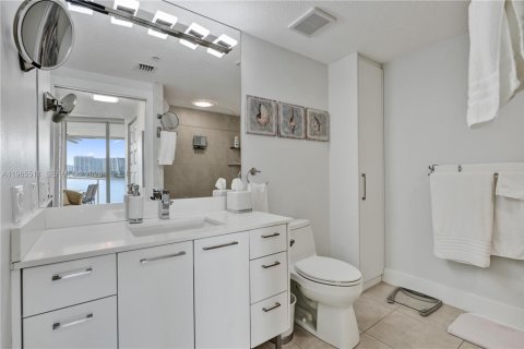 Condominio en venta en Sunny Isles Beach, Florida, 2 dormitorios, 116.59 m2 № 2031402 - foto 13