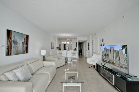 Condominio en venta en Sunny Isles Beach, Florida, 2 dormitorios, 116.59 m2 № 2031402 - foto 3