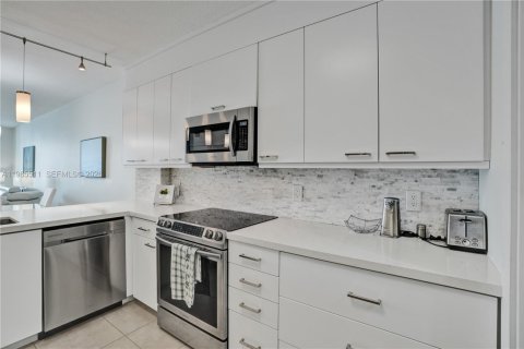 Condominio en venta en Sunny Isles Beach, Florida, 2 dormitorios, 116.59 m2 № 2031402 - foto 23