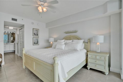 Condominio en venta en Sunny Isles Beach, Florida, 2 dormitorios, 116.59 m2 № 2031402 - foto 19