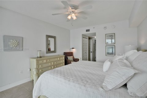 Condominio en venta en Sunny Isles Beach, Florida, 2 dormitorios, 116.59 m2 № 2031402 - foto 18