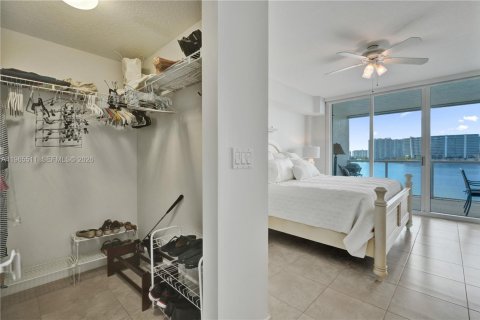 Condominio en venta en Sunny Isles Beach, Florida, 2 dormitorios, 116.59 m2 № 2031402 - foto 14