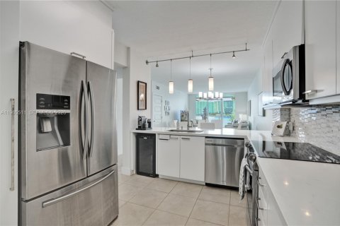 Condominio en venta en Sunny Isles Beach, Florida, 2 dormitorios, 116.59 m2 № 2031402 - foto 24