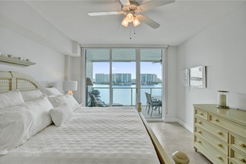 Condominio en venta en Sunny Isles Beach, Florida, 2 dormitorios, 116.59 m2 № 2031402 - foto 21