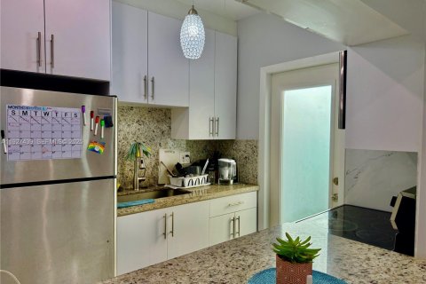 Condominio en venta en Miami Beach, Florida, 1 dormitorio, 63.17 m2 № 1988518 - foto 9