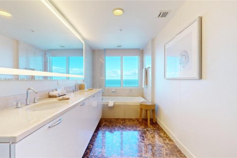 Купить отель в Форт-Лодердейл, Флорида 1 спальня, 95.5м2, № 2015467 - фото 13