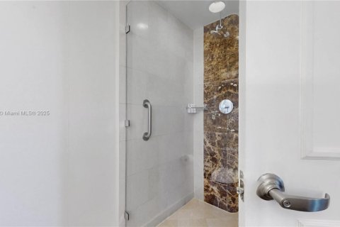 Купить отель в Форт-Лодердейл, Флорида 1 спальня, 95.5м2, № 2015467 - фото 17