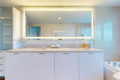 Купить отель в Форт-Лодердейл, Флорида 1 спальня, 95.5м2, № 2015467 - фото 14