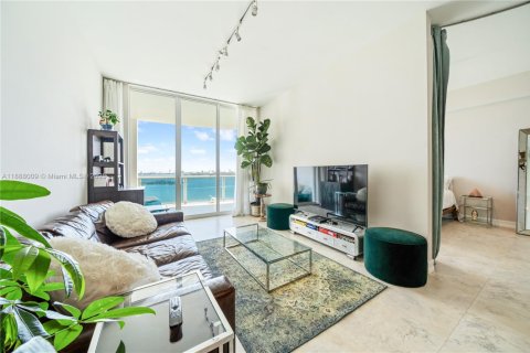 Condominio en venta en Miami, Florida, 1 dormitorio, 78.97 m2 № 1942041 - foto 3