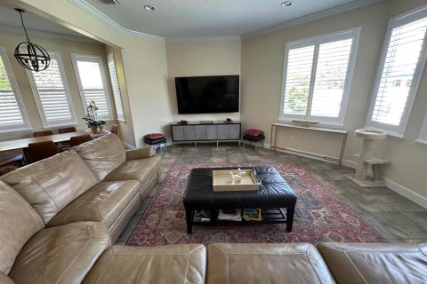 House in Orlando, Florida 4 bedrooms, 371.42 sq.m. № 2166419 - photo 12