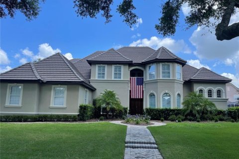 House in Orlando, Florida 4 bedrooms, 371.42 sq.m. № 2166419