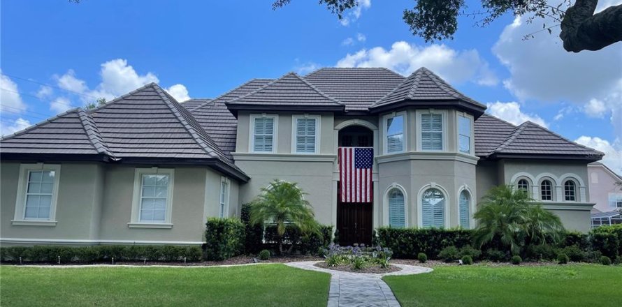 House in Orlando, Florida 4 bedrooms, 371.42 sq.m. № 2166419
