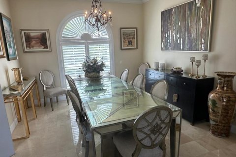 House in Orlando, Florida 4 bedrooms, 371.42 sq.m. № 2166419 - photo 9