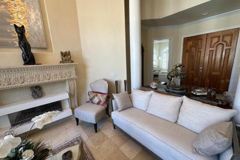 House in Orlando, Florida 4 bedrooms, 371.42 sq.m. № 2166419 - photo 8