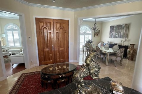 House in Orlando, Florida 4 bedrooms, 371.42 sq.m. № 2166419 - photo 6