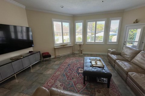House in Orlando, Florida 4 bedrooms, 371.42 sq.m. № 2166419 - photo 13